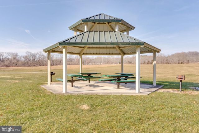 18 TROUT RIVER TER, Falling Waters, WV 25419