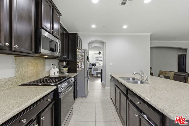 5805 Moonstone Peak Drive, Bakersfield, CA 93313