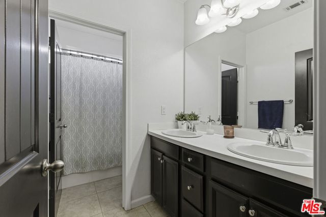 5805 Moonstone Peak Drive, Bakersfield, CA 93313