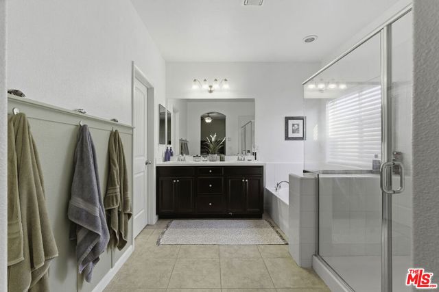 5805 Moonstone Peak Drive, Bakersfield, CA 93313