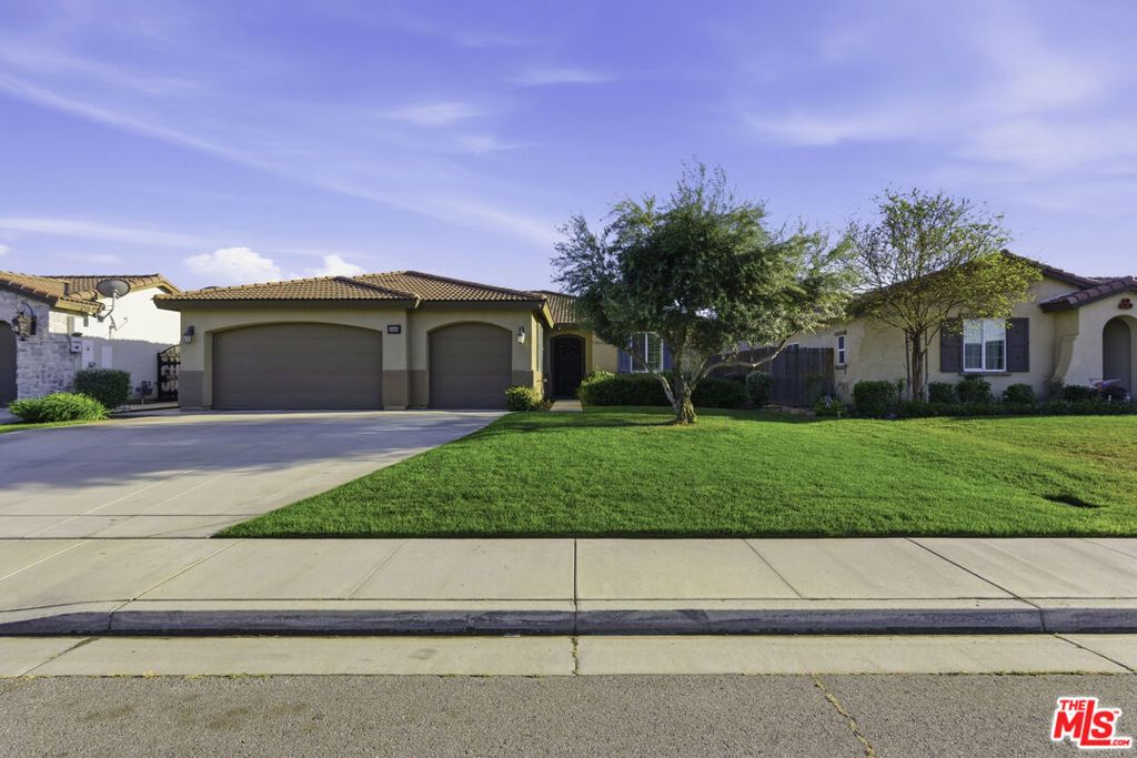 5805 Moonstone Peak Drive, Bakersfield, CA 93313