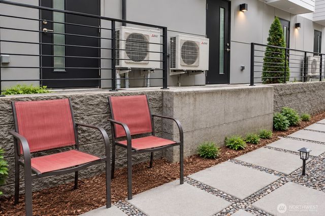 4836 Fauntleroy Way SW, Seattle, WA 98116