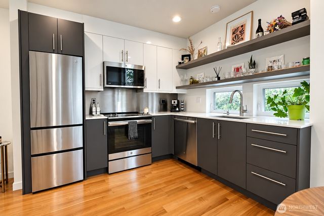 4836 Fauntleroy Way SW, Seattle, WA 98116