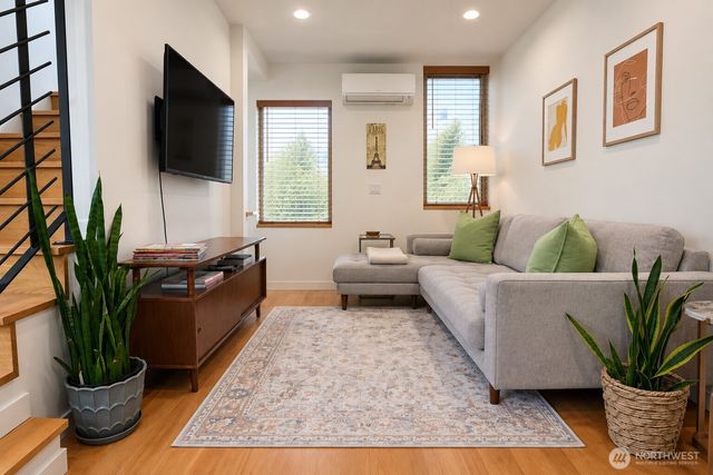 4836 Fauntleroy Way SW, Seattle, WA 98116
