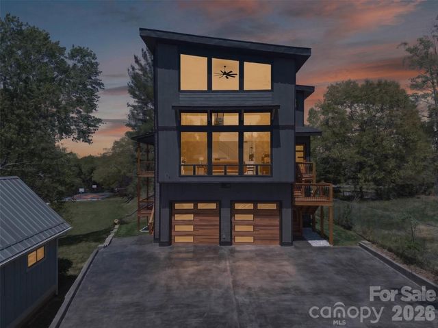 98 Downing Street, Asheville, NC 28806