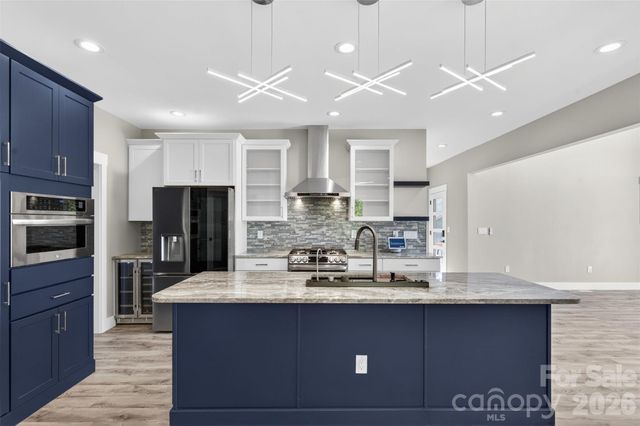 98 Downing Street, Asheville, NC 28806