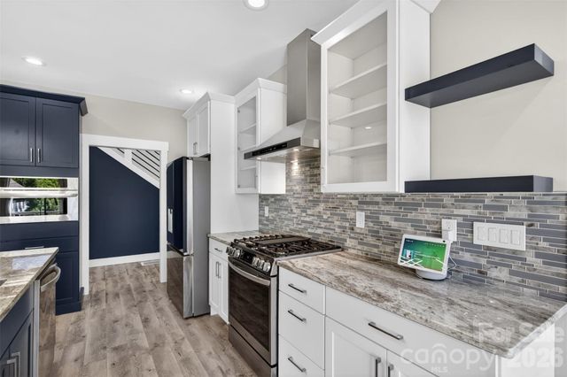 98 Downing Street, Asheville, NC 28806