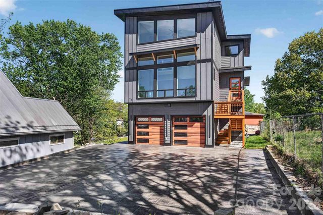 98 Downing Street, Asheville, NC 28806