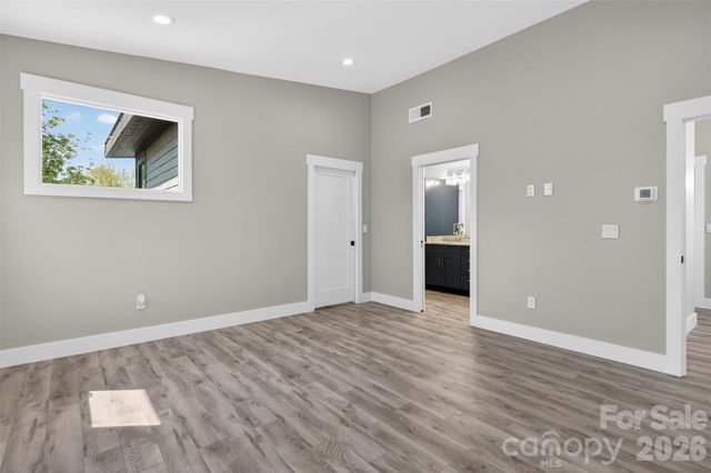 98 Downing Street, Asheville, NC 28806