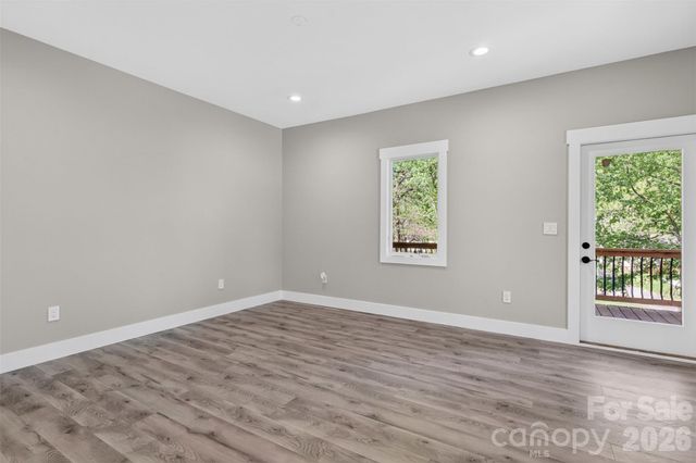 98 Downing Street, Asheville, NC 28806