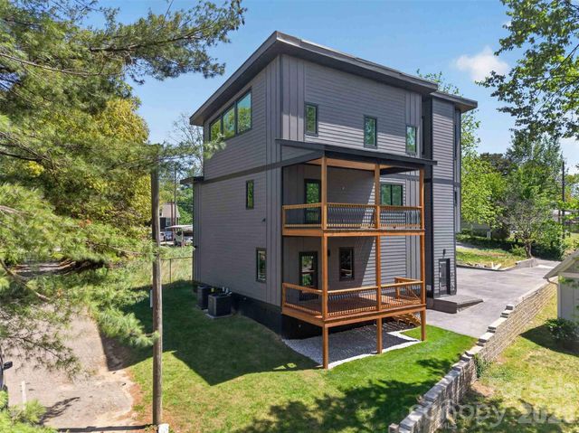 98 Downing Street, Asheville, NC 28806