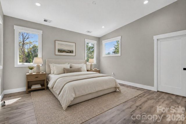 98 Downing Street, Asheville, NC 28806