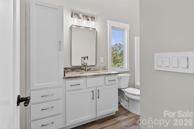 98 Downing Street, Asheville, NC 28806