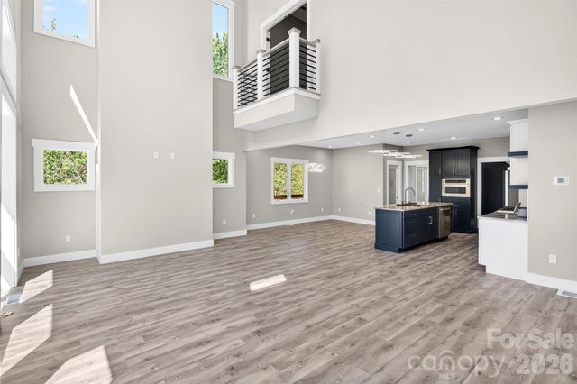 98 Downing Street, Asheville, NC 28806