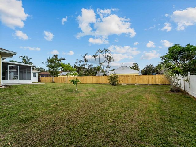 507 PALM AVENUE, Nokomis, FL 34275