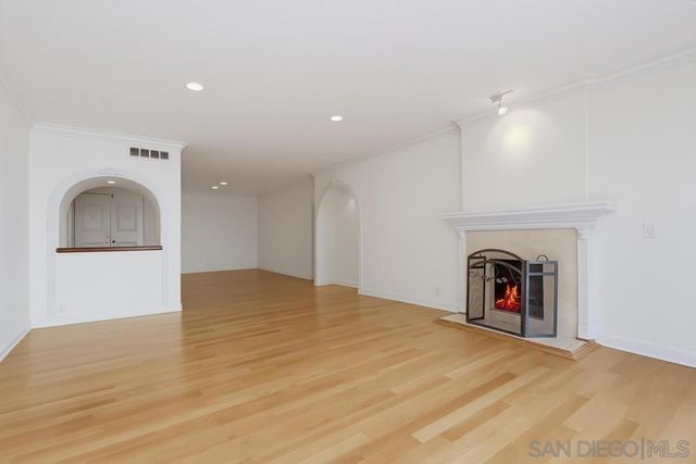 1520 Camden 106, Los Angeles, CA 90025
