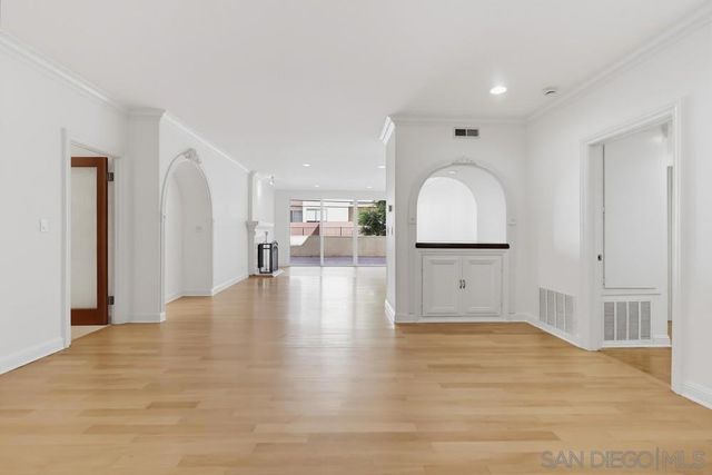 1520 Camden 106, Los Angeles, CA 90025