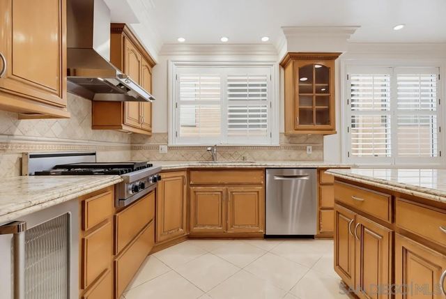 1520 Camden 106, Los Angeles, CA 90025