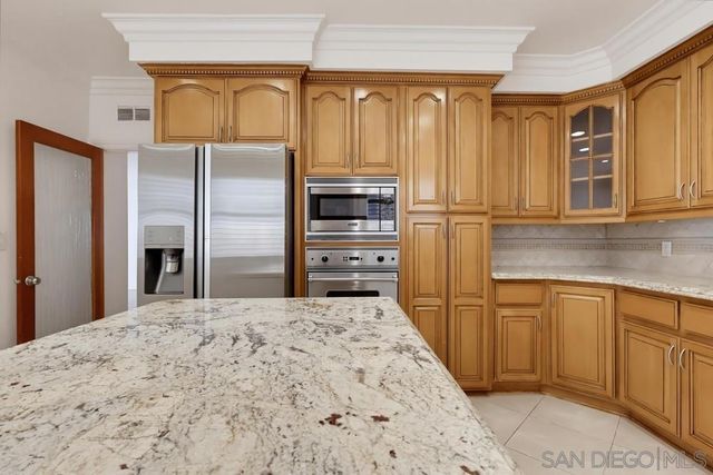 1520 Camden 106, Los Angeles, CA 90025