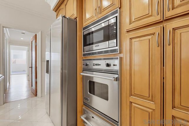 1520 Camden 106, Los Angeles, CA 90025