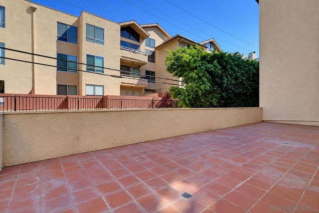 1520 Camden 106, Los Angeles, CA 90025