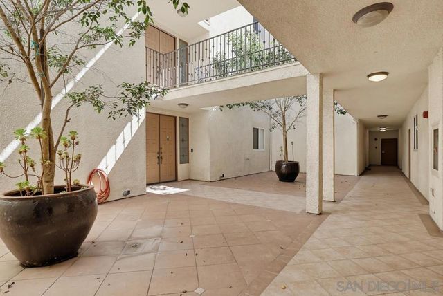 1520 Camden 106, Los Angeles, CA 90025