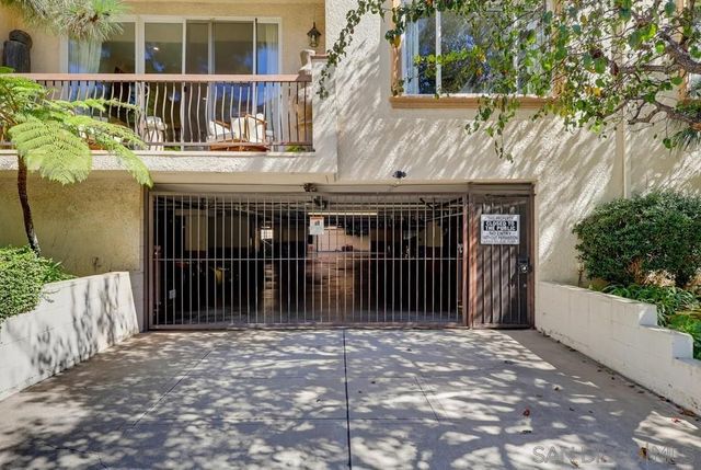 1520 Camden 106, Los Angeles, CA 90025