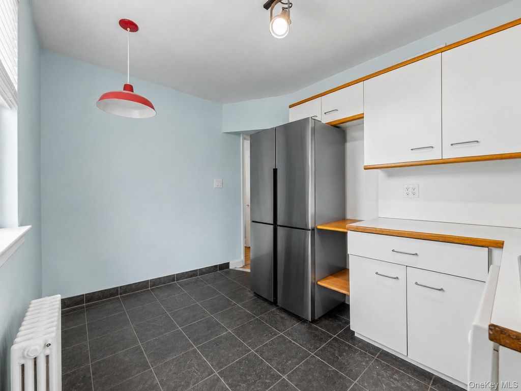 70-45B 260th Street B, Glen Oaks, NY 11004 — photo 3
