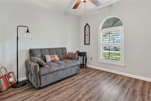 1106 S Paisano Dr, Rockport, TX 78382