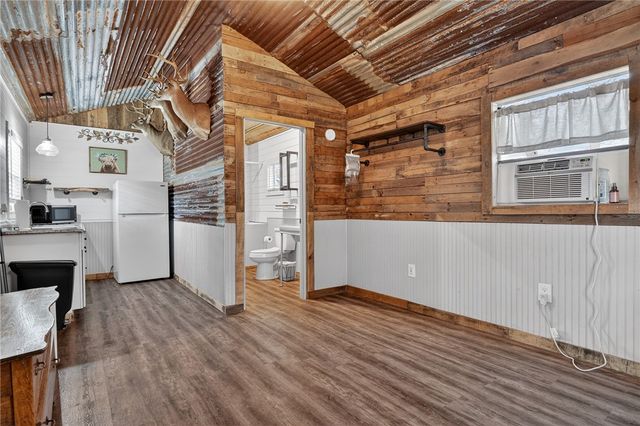 1106 S Paisano Dr, Rockport, TX 78382