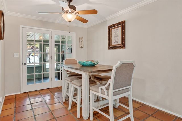 1106 S Paisano Dr, Rockport, TX 78382