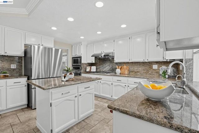 128 Summerset Ct, San Ramon, CA 94583