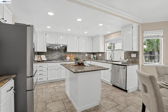 128 Summerset Ct, San Ramon, CA 94583