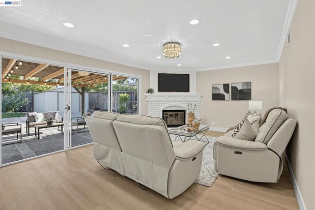 128 Summerset Ct, San Ramon, CA 94583