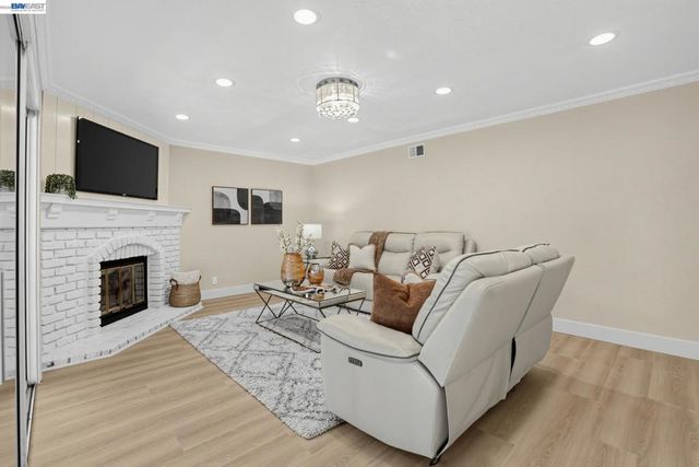 128 Summerset Ct, San Ramon, CA 94583