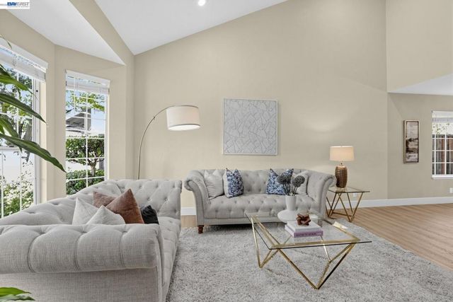 128 Summerset Ct, San Ramon, CA 94583