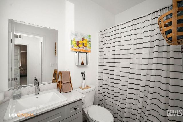 9611 Redwood River Lane, Shafter, CA 93263