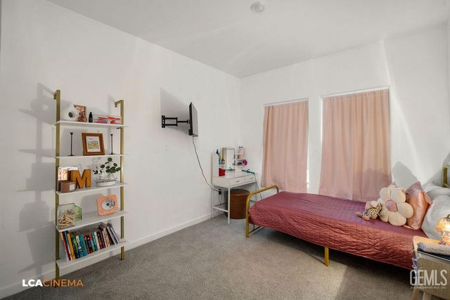 9611 Redwood River Lane, Shafter, CA 93263