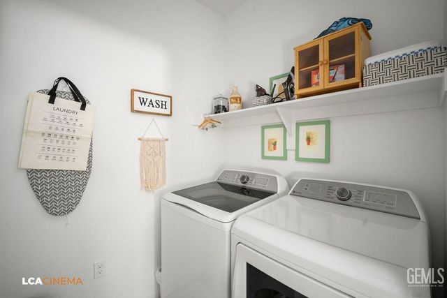 9611 Redwood River Lane, Shafter, CA 93263