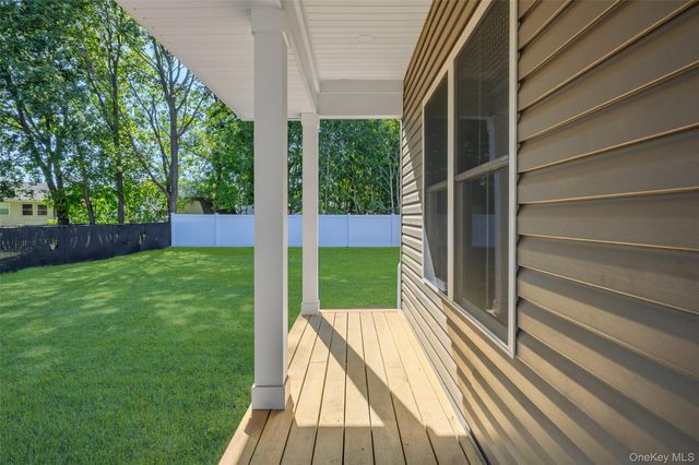 557 Canal Road, Mount Sinai, NY 11766
