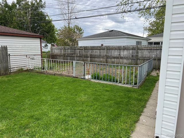 34405 Little Mack Avenue, Clinton Charter Township, MI 48035