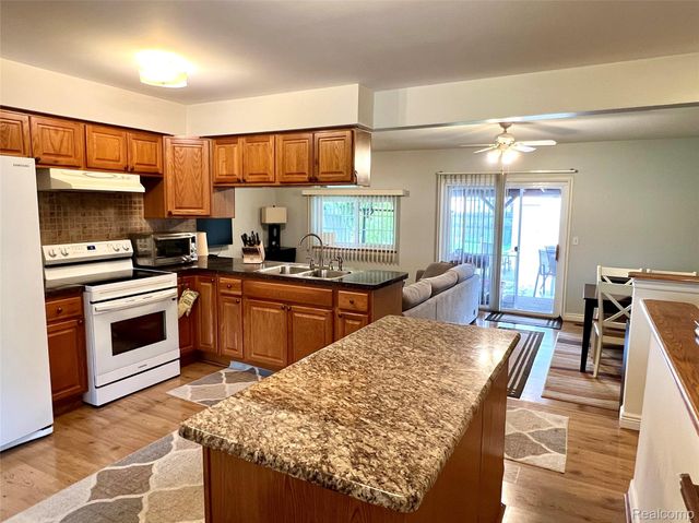 34405 Little Mack Avenue, Clinton Charter Township, MI 48035