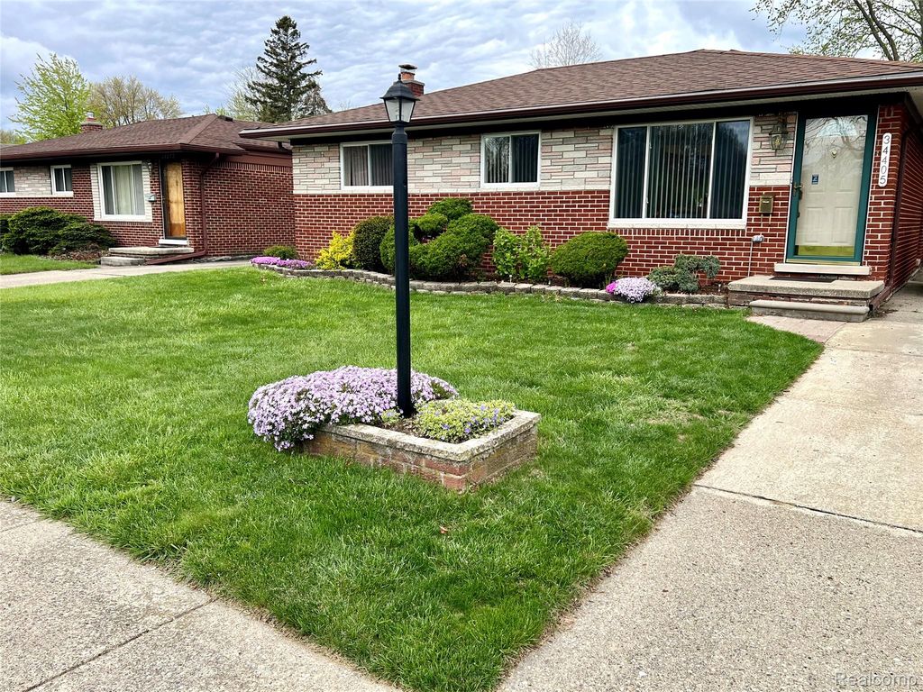 34405 Little Mack Avenue, Clinton Charter Township, MI 48035