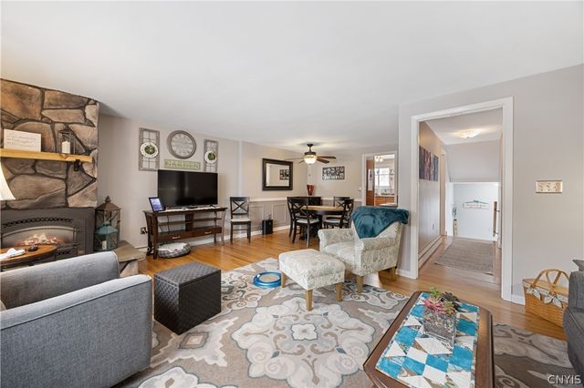 4315 Candlelight Lane, Clay, NY 13090