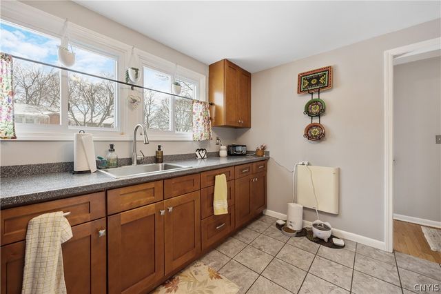 4315 Candlelight Lane, Clay, NY 13090