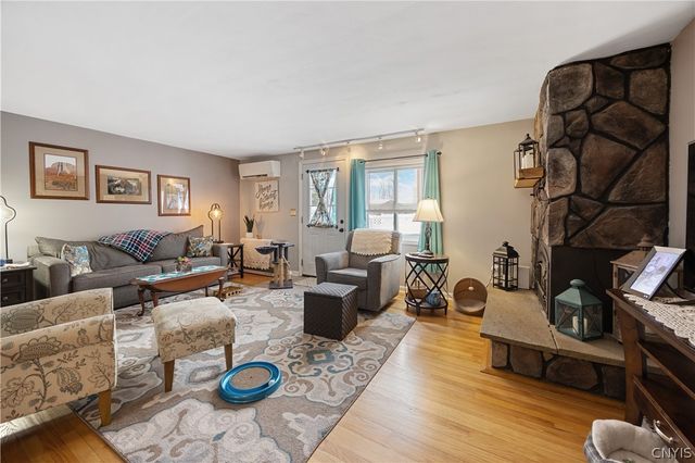 4315 Candlelight Lane, Clay, NY 13090