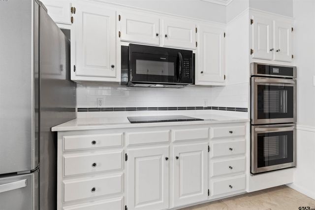 1020 Regency Ln, Tyler, TX 75703