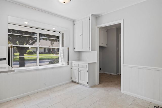 1020 Regency Ln, Tyler, TX 75703