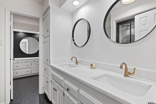 1020 Regency Ln, Tyler, TX 75703