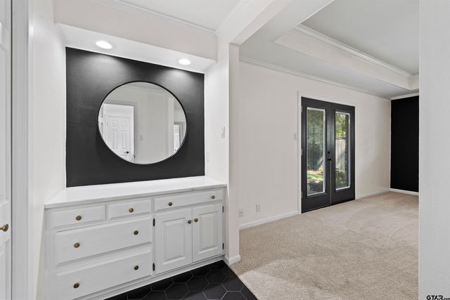 1020 Regency Ln, Tyler, TX 75703